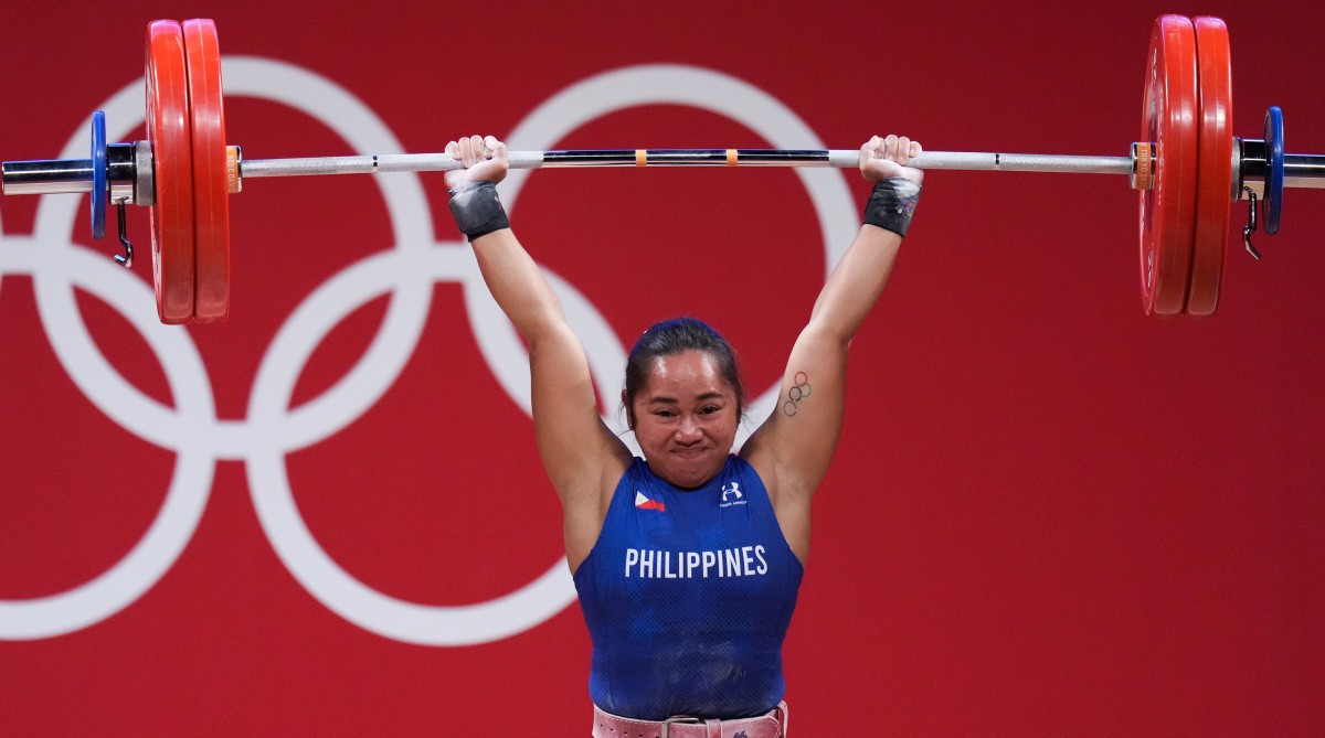 Philippines weightlifter wins the country&#39;s first gold medal at Tokyo  Olympics - Sports Illustrated