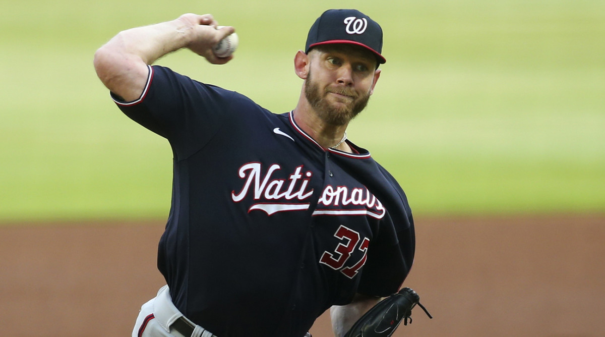 Stephen Strasburg pitching for the Nationals