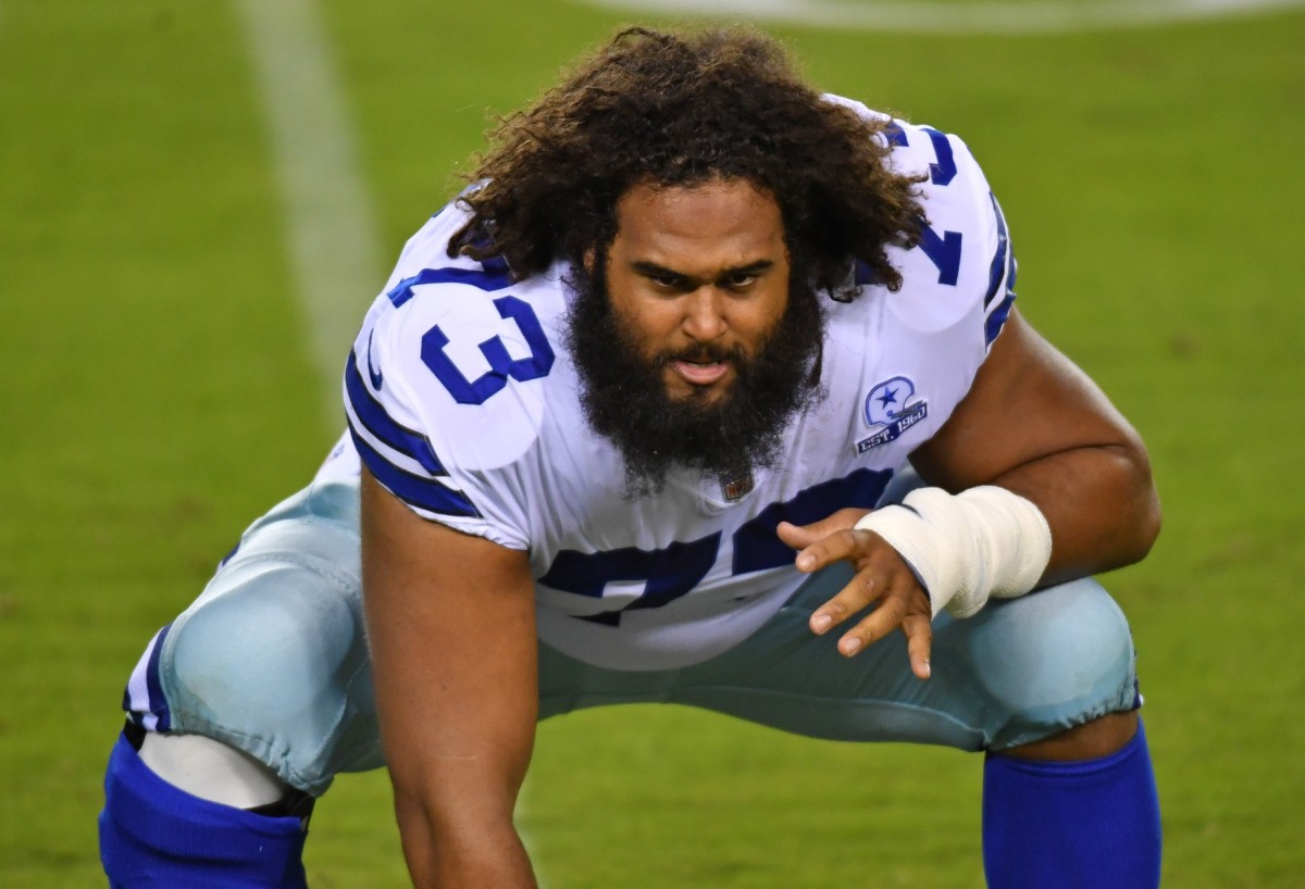 New York Giants Sign Former Cowboys Center Joe Looney to Boost