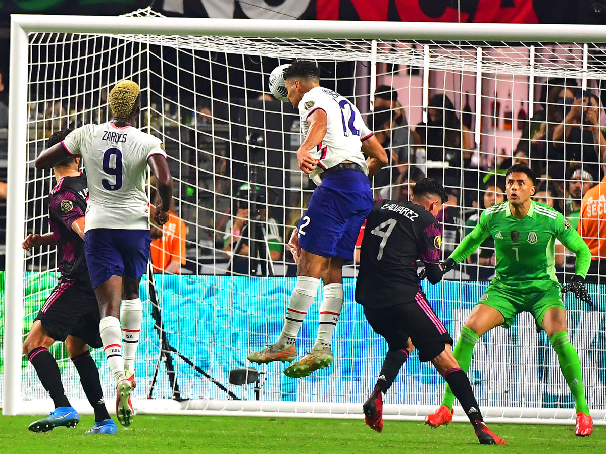 Miles Robinson scores for the USA vs. Mexico in the Gold Cup final