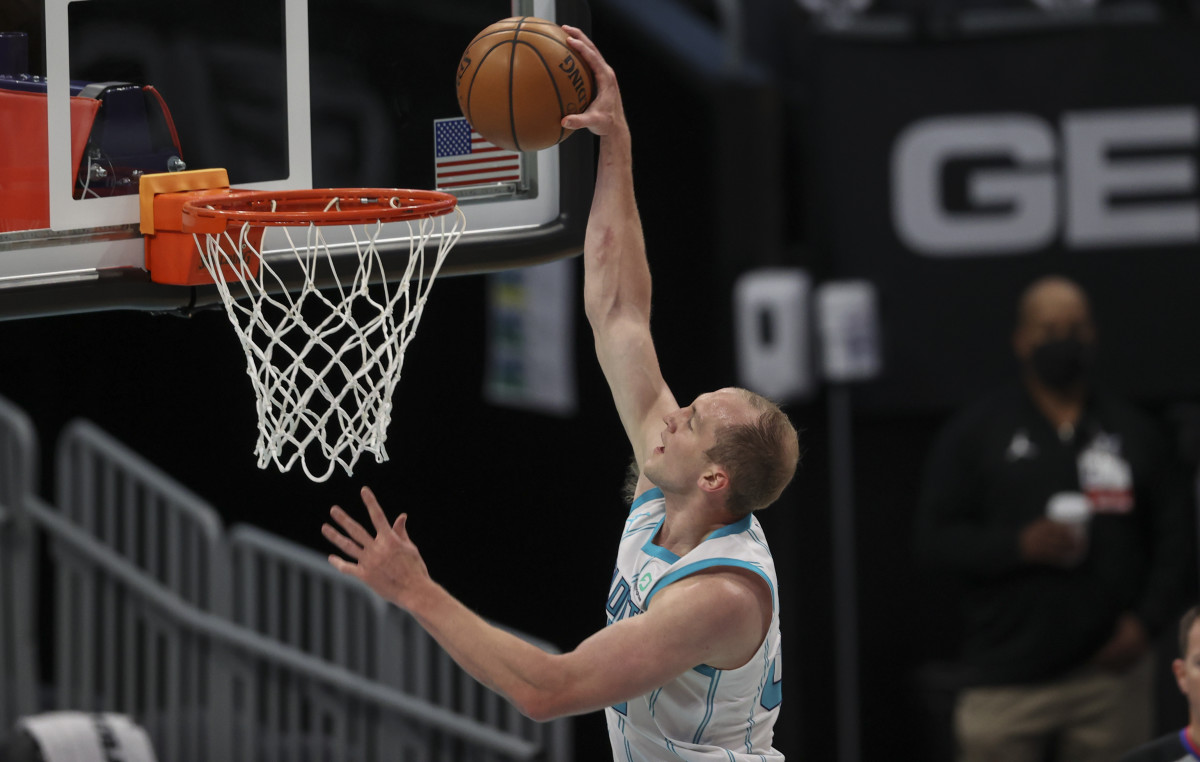 Blazers Free Agency Cody Zeller Reportedly Signs With Portland