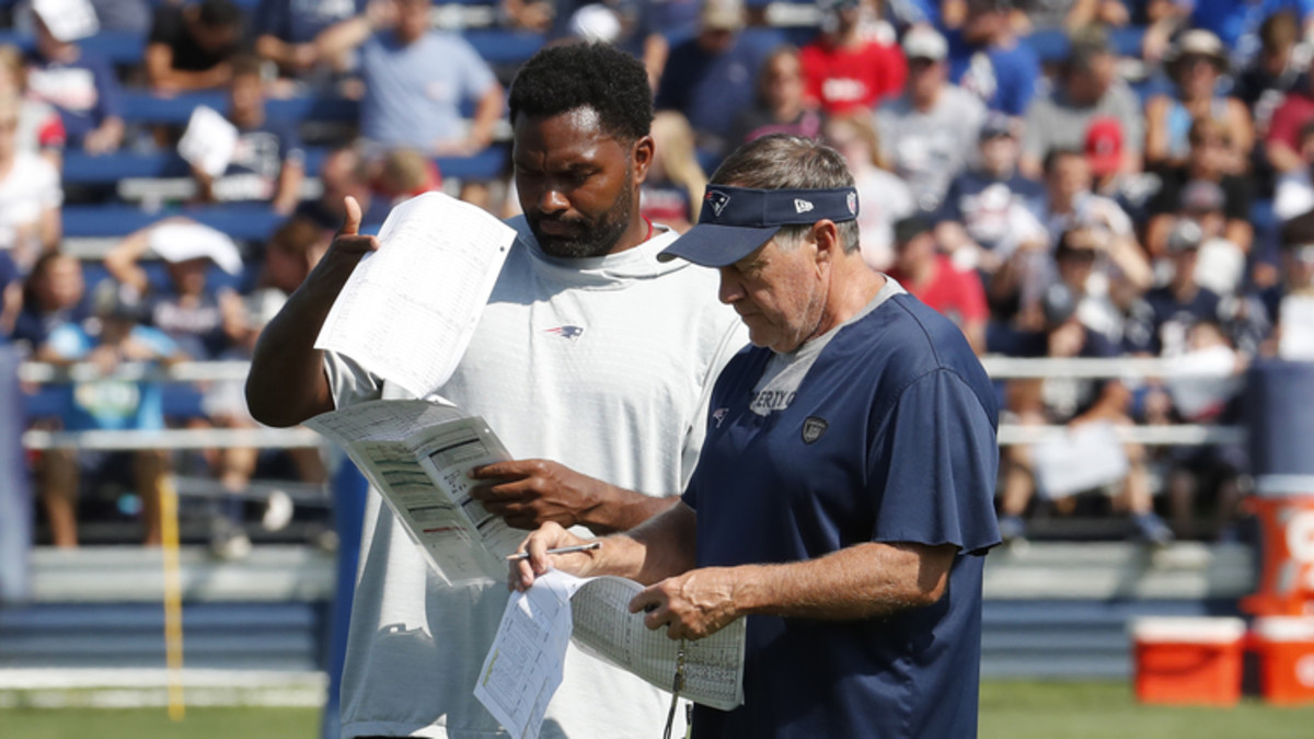 Patriots ILB Coach Jerod Mayo with head coach Bill Belichick