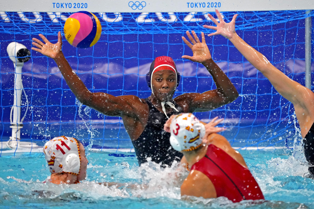 ashleigh-johnson-water-polo-gold