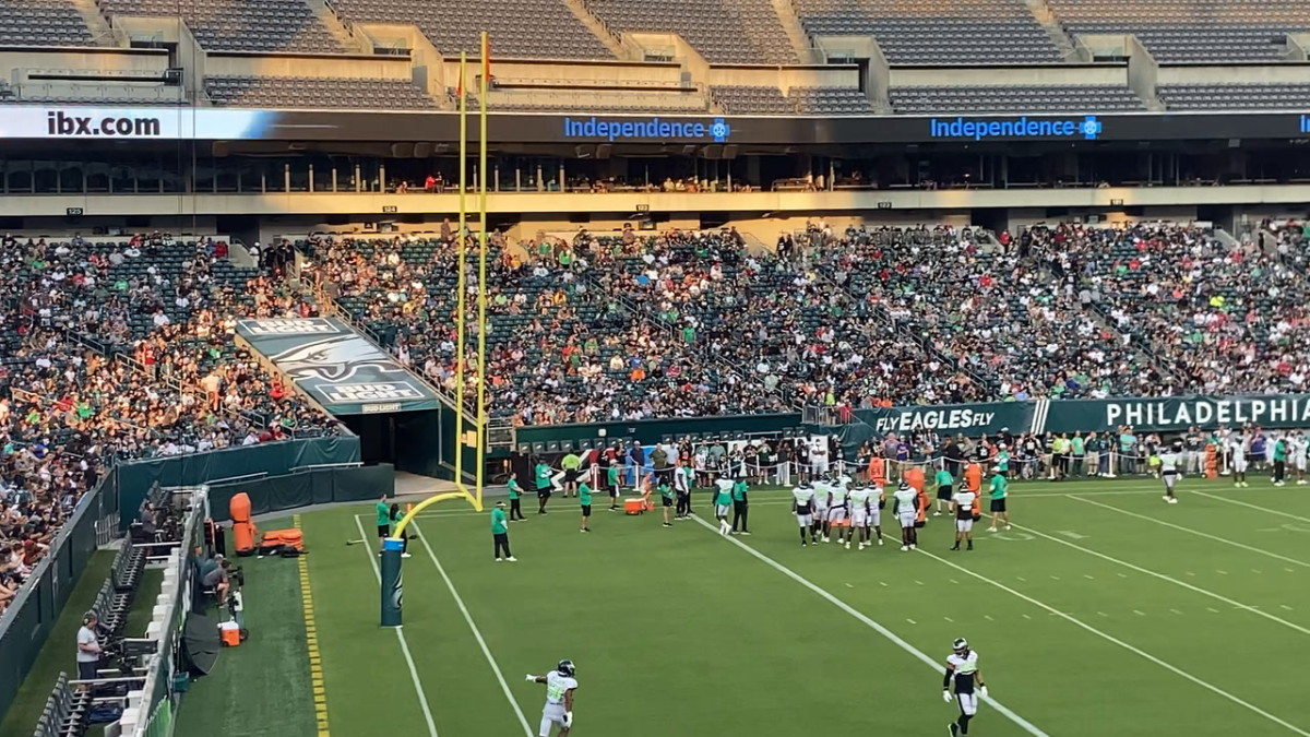 Philadelphia Eagles Hold First Open Practice at Lincoln Financial Field