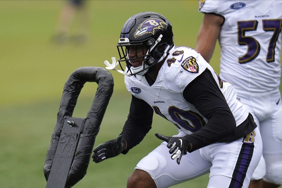 Malik Harrison has reportedly re-signed with the Baltimore Ravens on a one-year contract.