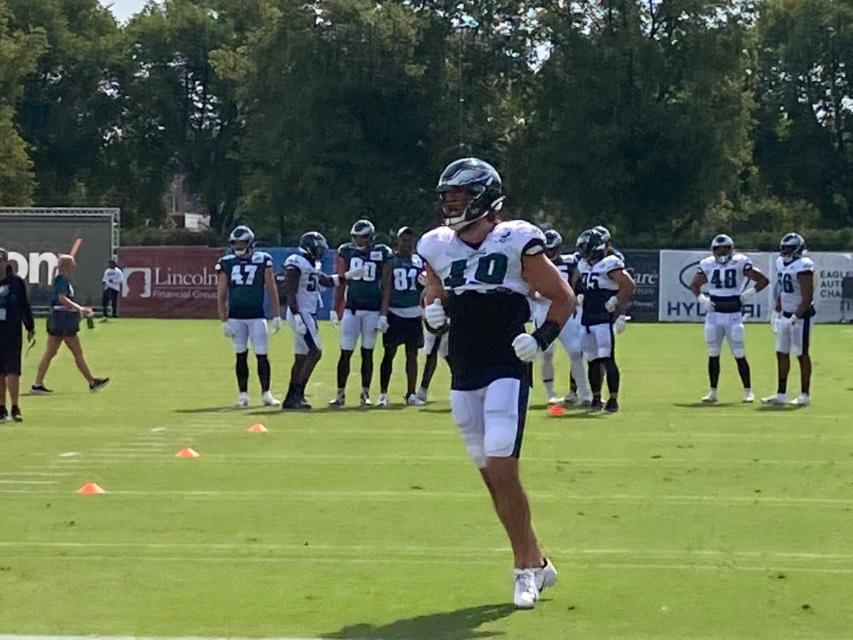 LB Alex Singleton during an Eagles training camp practice