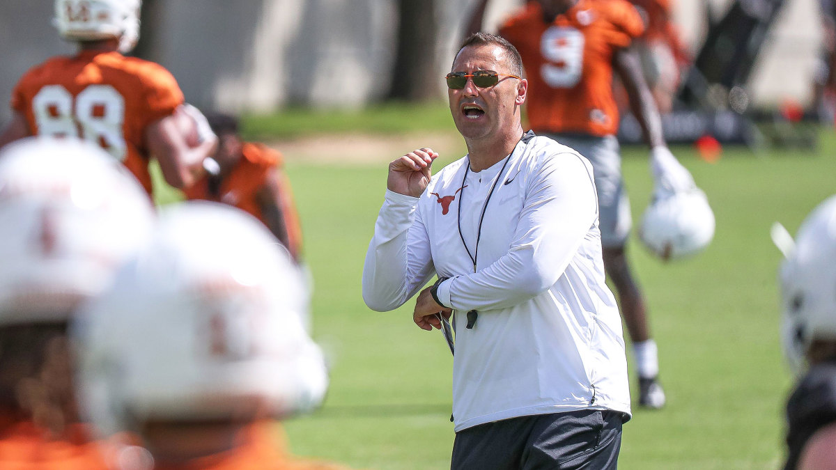 Steve Sarkisian at a Texas practice