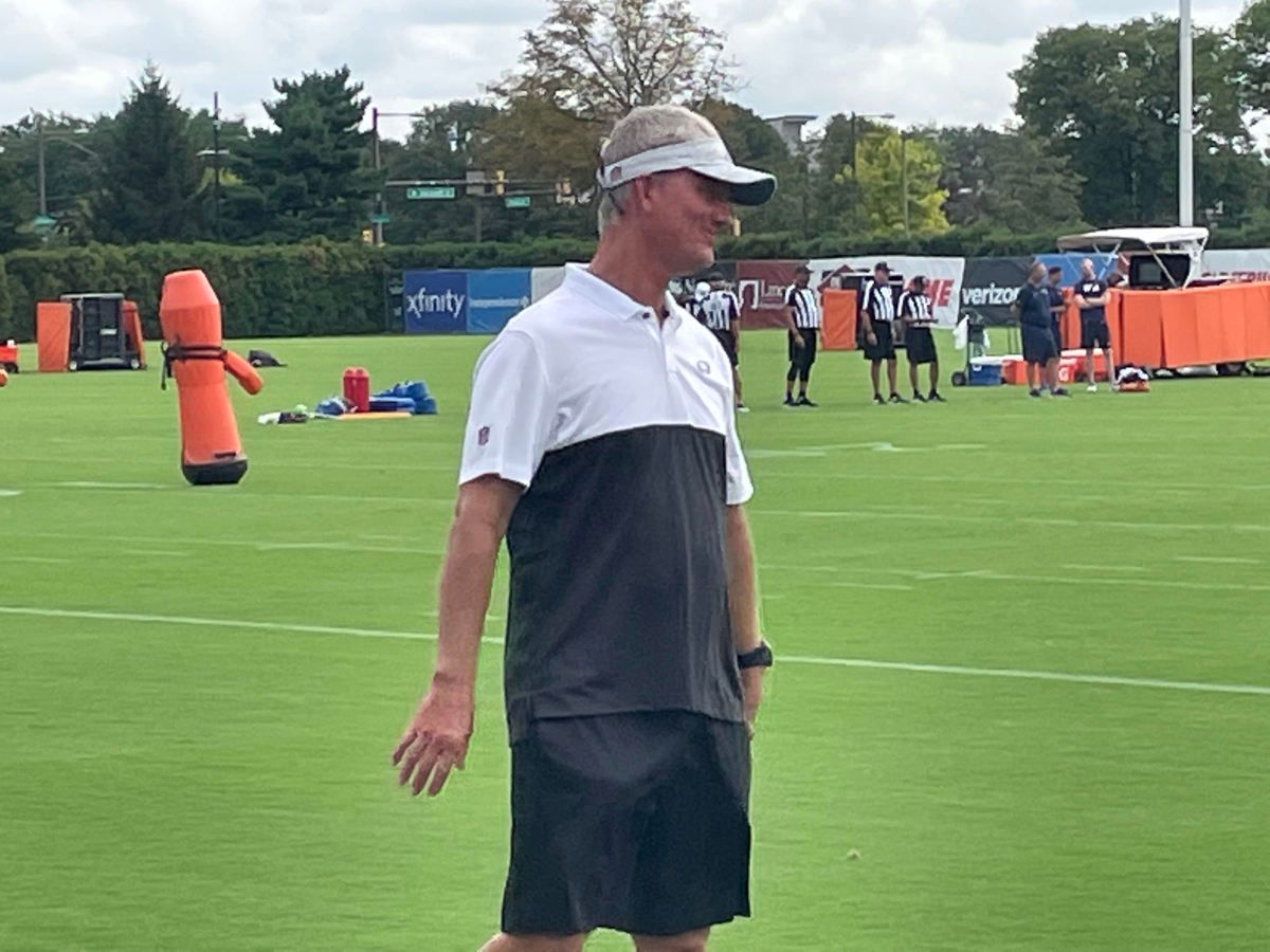 Mike McCoy at Eagles practice
