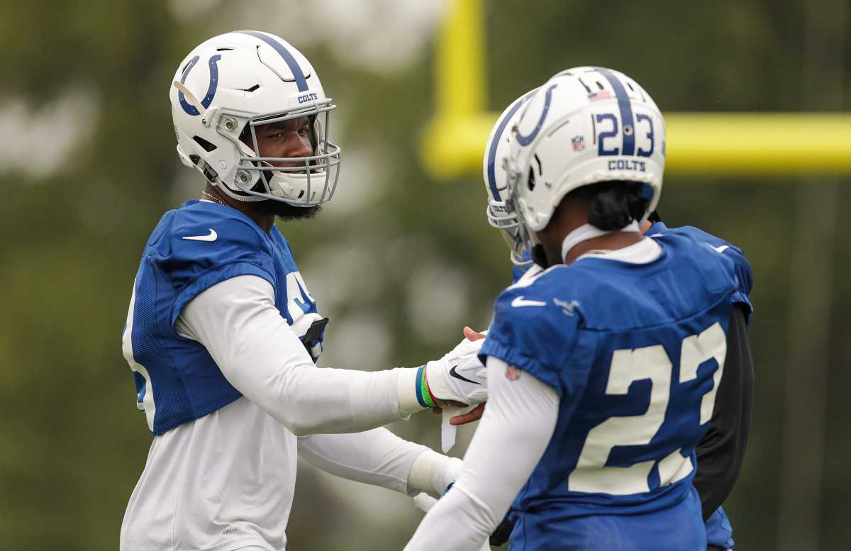 Indianapolis Colts outside linebacker Darius Leonard (53) and Indianapolis Colts cornerback Kenny Moore II (23) go in for a hand shake Tuesday, Aug. 17, 2021, during training camp at Grand Park in Westfield, Ind. Indianapolis Colts Training Camp At Grand Park In Westfield Indiana Tuesday Aug 17 2021
