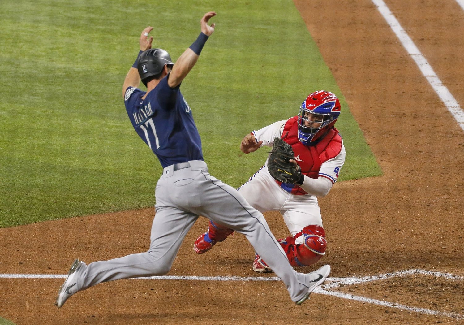 Texas Rangers Target Mitch Haniger To Join San Francisco Giants Sports Illustrated Texas 