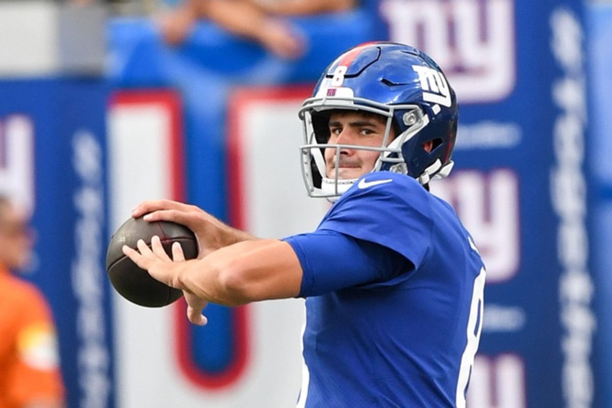Aug 14, 2021; East Rutherford, New Jersey, USA; New York Giants quarterback Daniel Jones (8) warms up before the game between the New York Giants and the New York Jets at MetLife Stadium.