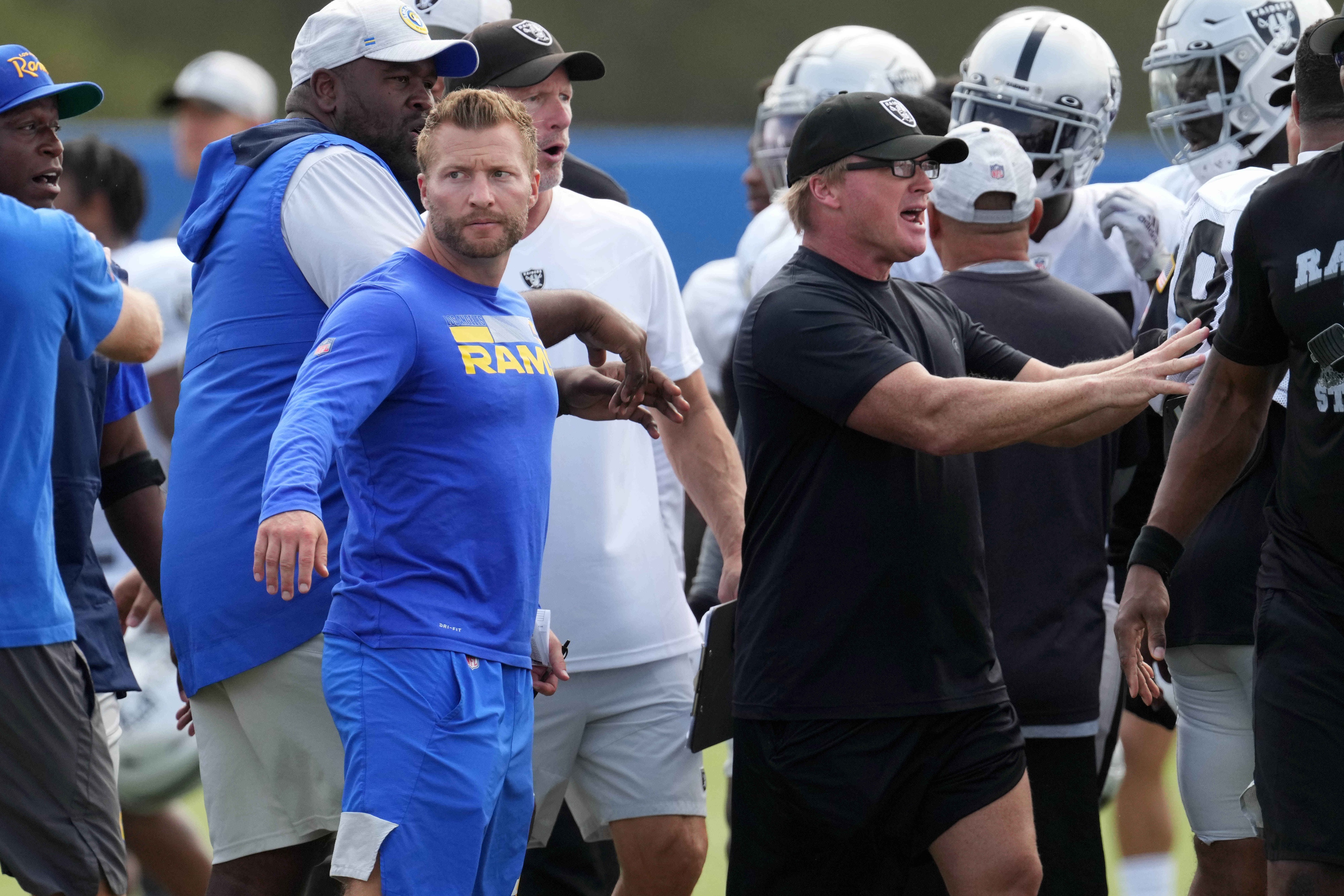 Las Vegas Raiders Vs Los Angeles Rams Live Game Thread Sports Illustrated Las Vegas Raiders News Analysis And More