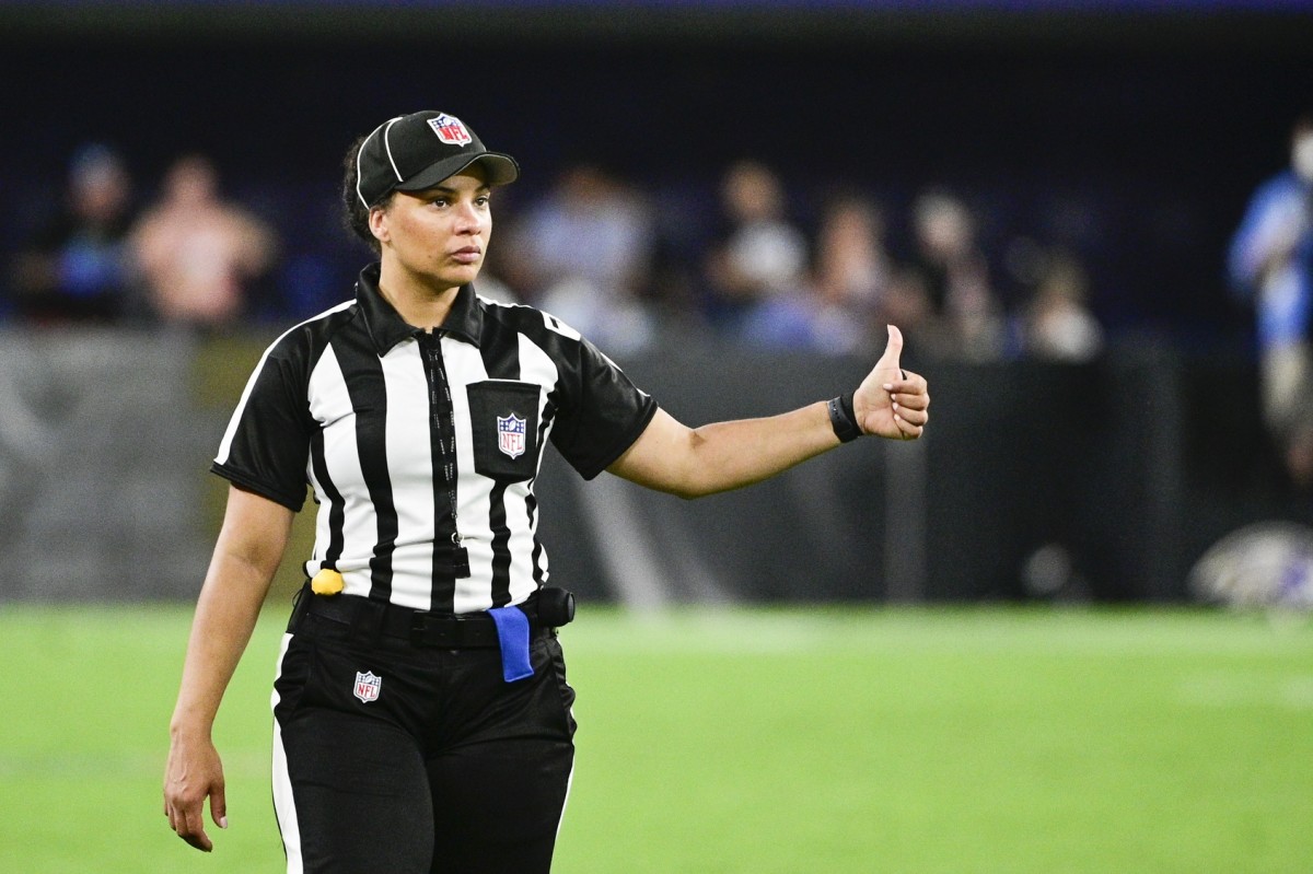 Line Judge Maia Chaka