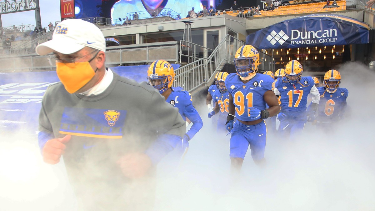 pitt-panthers-entrance