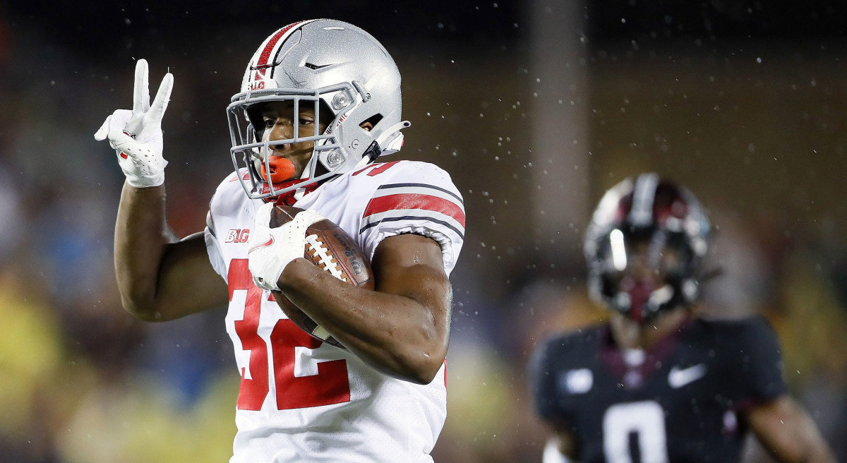 Ohio State running back TreVeyon Henderson scores a TD vs Minnesota