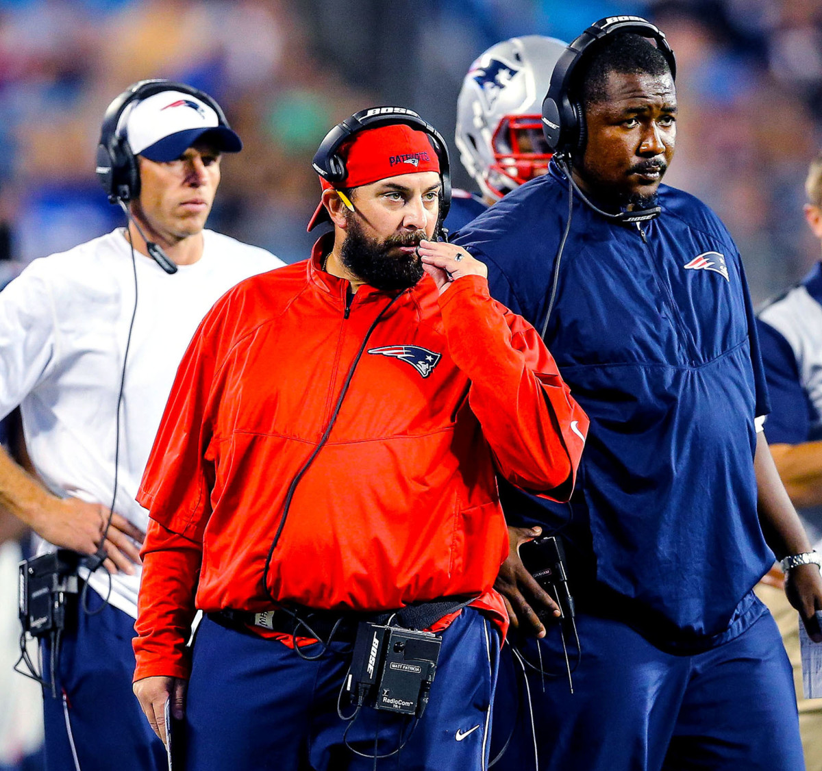 Matt Patricia and Patrick Graham on the sideline during a Patriots game