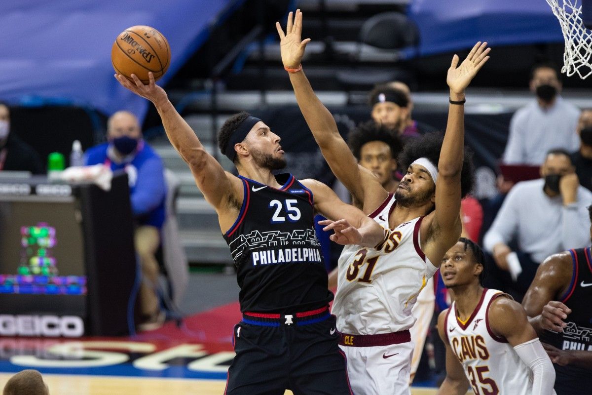 NBA Insider Suggests Cavaliers Will Try to 'Pry' Simmons From Sixers