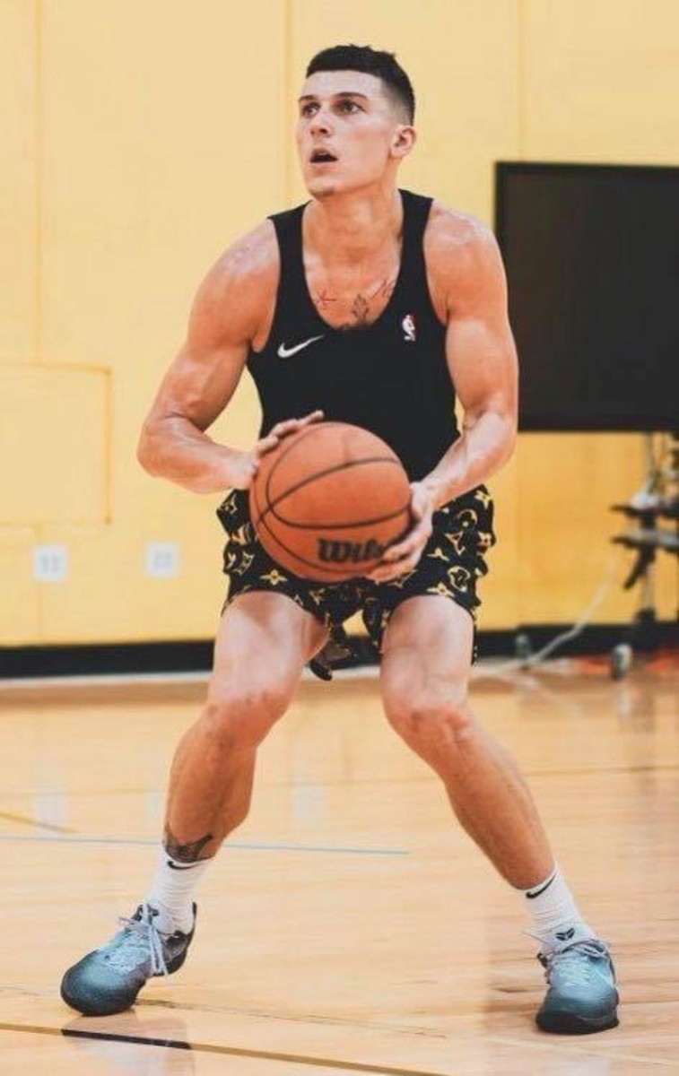 Tyler Herro during a recent workout showing off his buffed physique