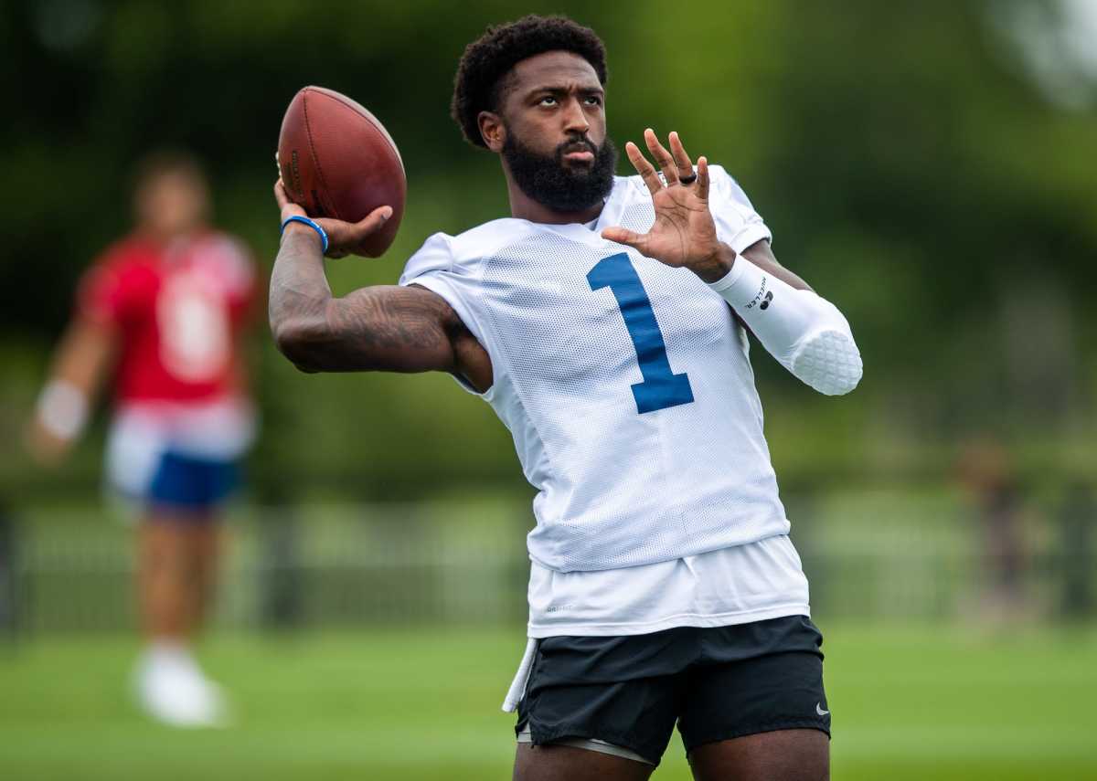 Indianapolis Colts wide receiver Parris Campbell (1) throws the ball with a teammate before practice Saturday, July 31, 2021.