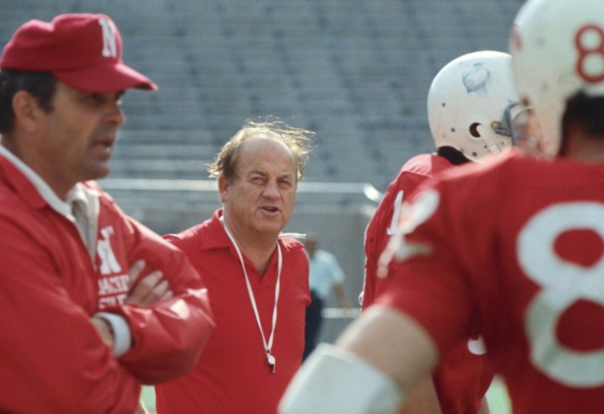 Bob Devaney (center, in 1971)