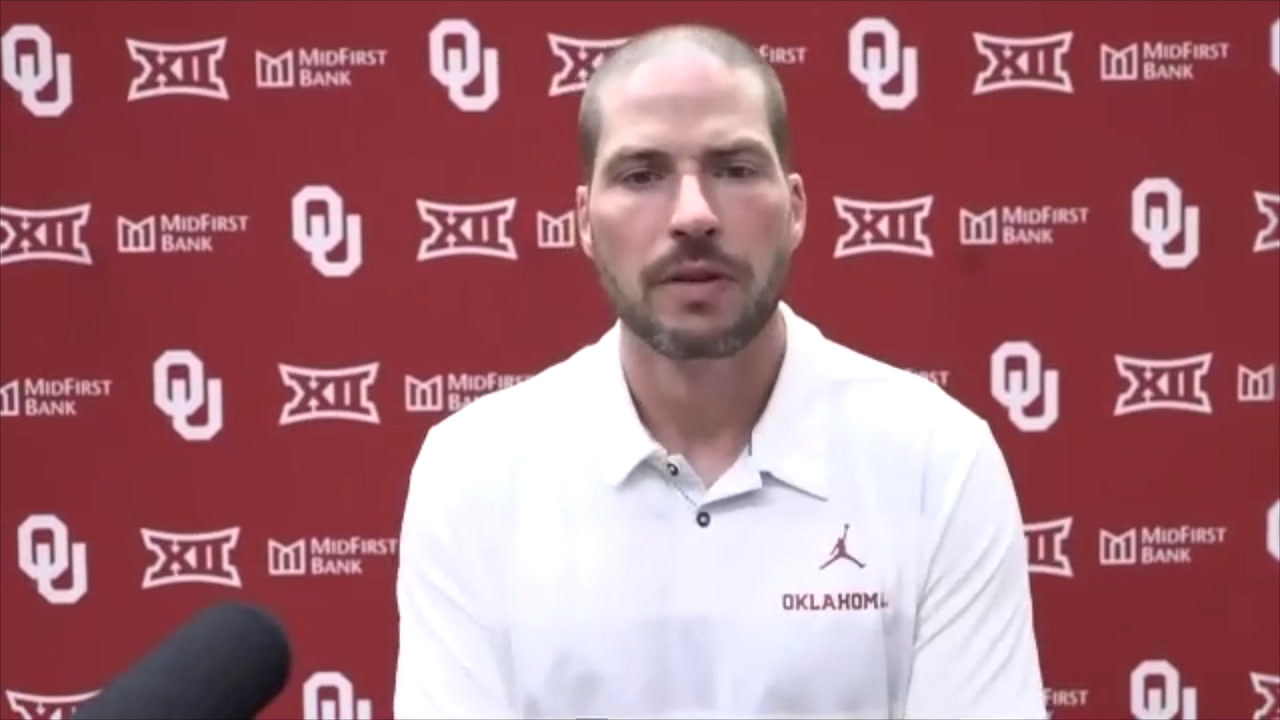WATCH Oklahoma Defensive Coordinator Alex Grinch Sports Illustrated
