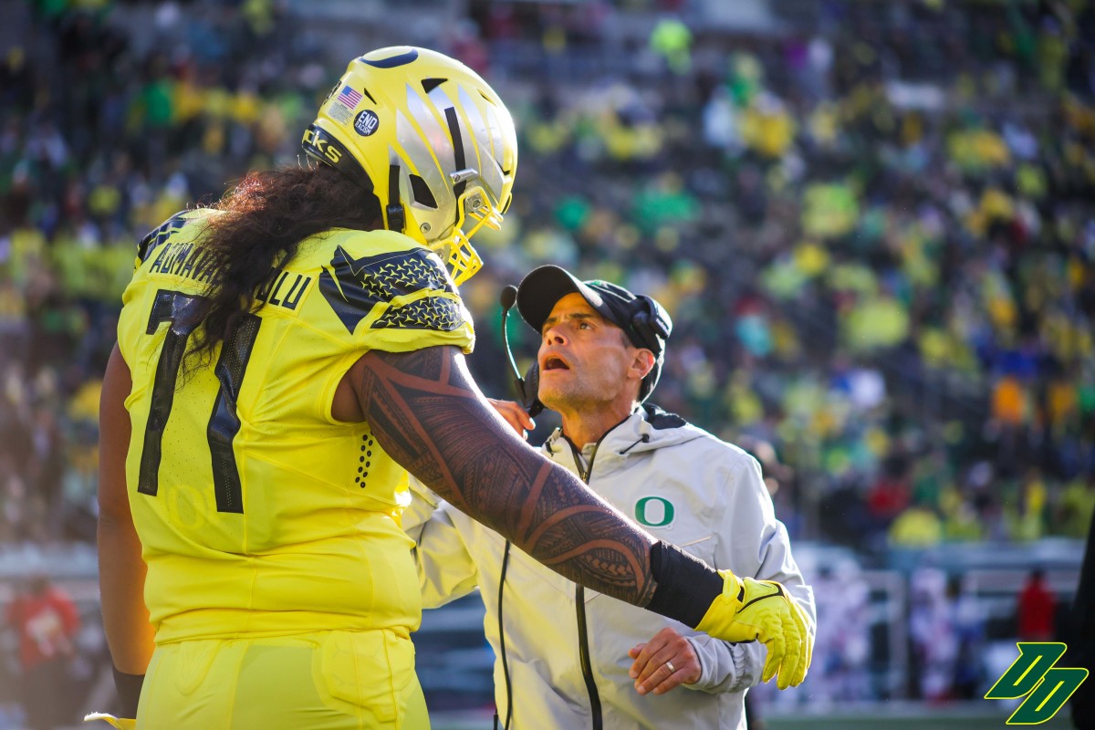 Malaesala Aumavae-Laulu was the top offensive line recruit in the JUCO rankings when he committed to Oregon.
