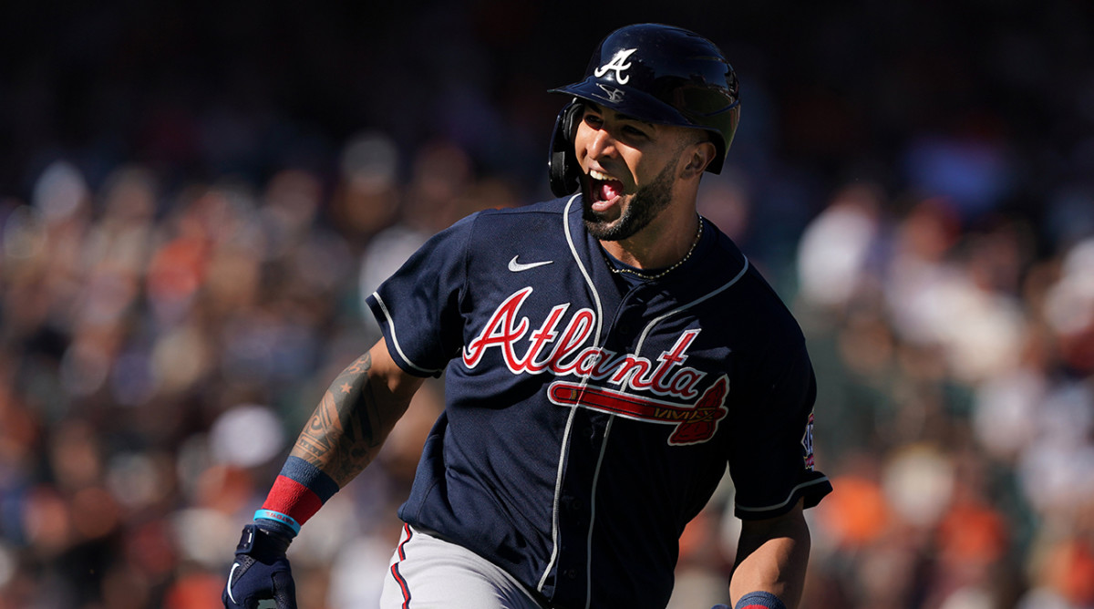 Eddie Rosario hits for the cycle; Braves avoid sweep by Giants Sports