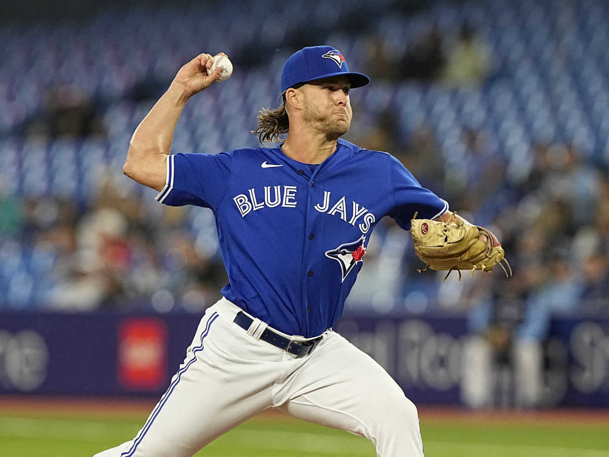 Toronto Blue Jays pitcher Shaun Anderson throws a pitch during a game against the Boston Red Sox. (2022)