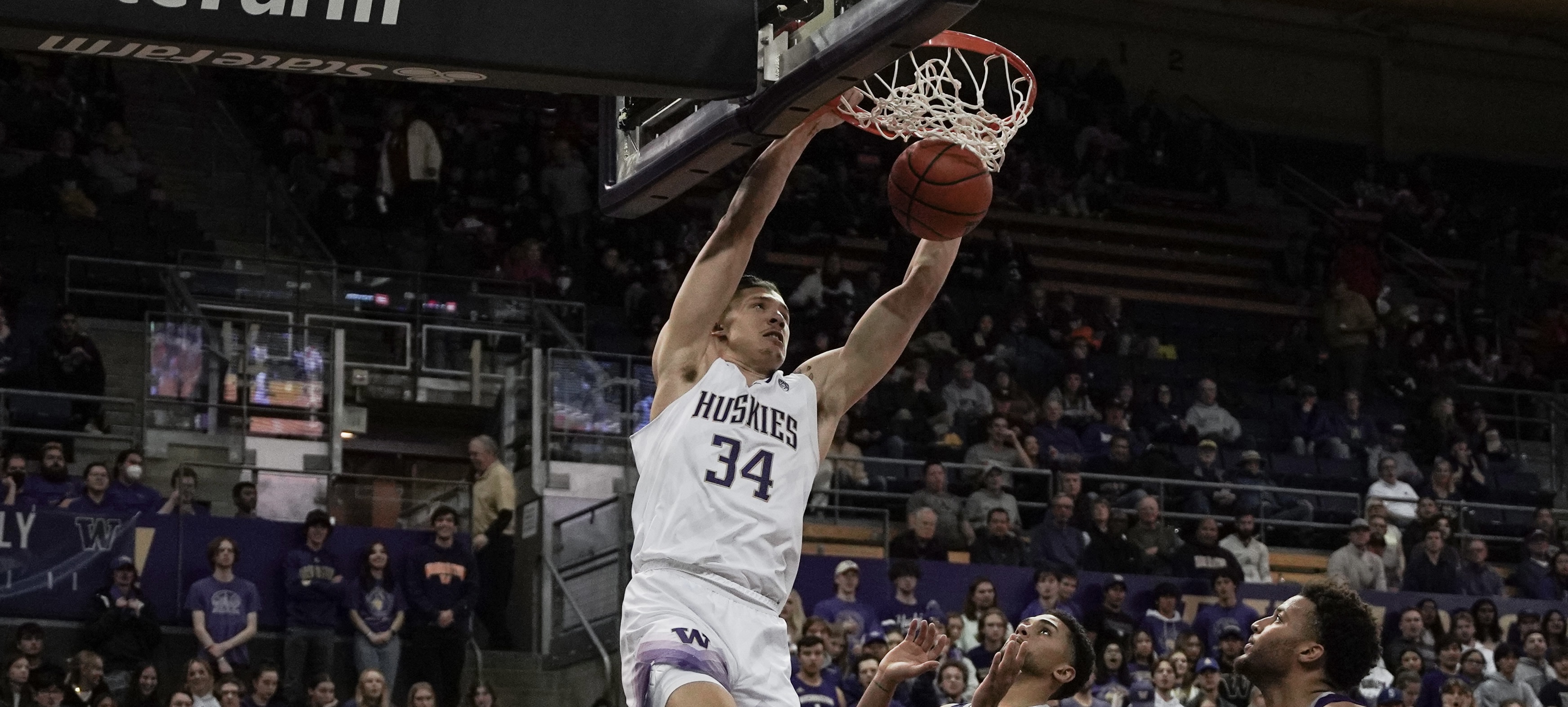 It's a Seattle Tradition Huskies Beat SU for 18th Consecutive Time