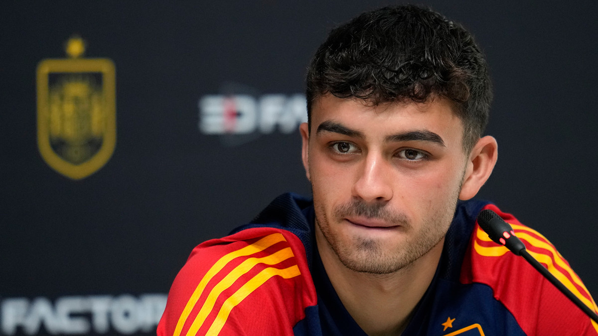 Spain star Pedri at a World Cup press conference