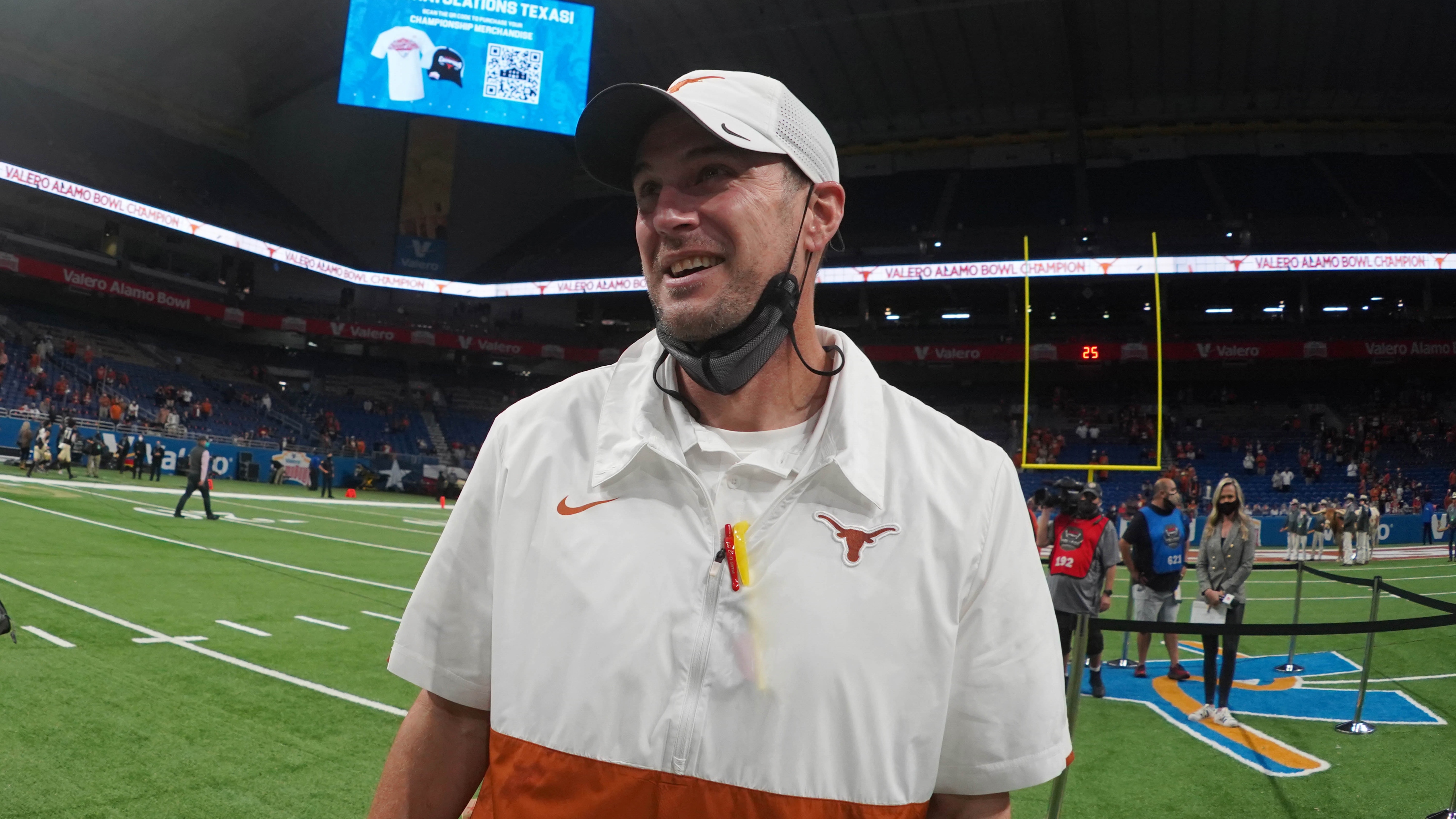 FAU Football Hires Former Texas Coach Tom Herman, per Report thumbnail