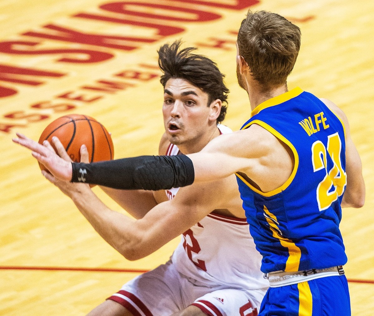 Indiana's Trey Galloway (32) drives the lane during the Indiana versus Morehead State men's baskertball game at Simon Skjodt Assembly Hall on Monday, Nov. 7, 2022.