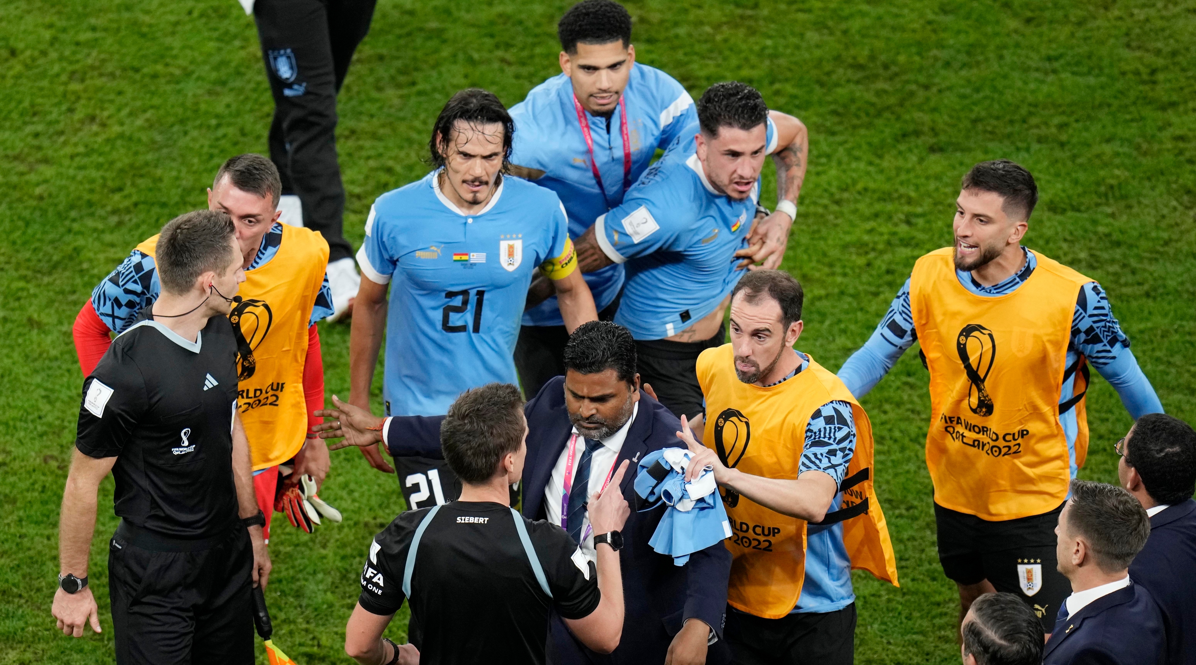 Uruguay Football ENG on X: FT - @Uruguay 🇺🇾 0-1 🇮🇷 @TeamMelliIran • I  couldn't watch the game, but the announcers were saying that Uruguay  apparently played the match like it was