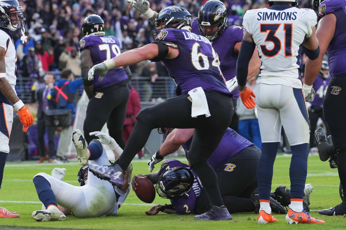 Baltimore Ravens quarterback Tyler Huntley (2) runs for the game winning touchdown in the fourth quarter against the Denver Broncos at M&T Bank Stadium.