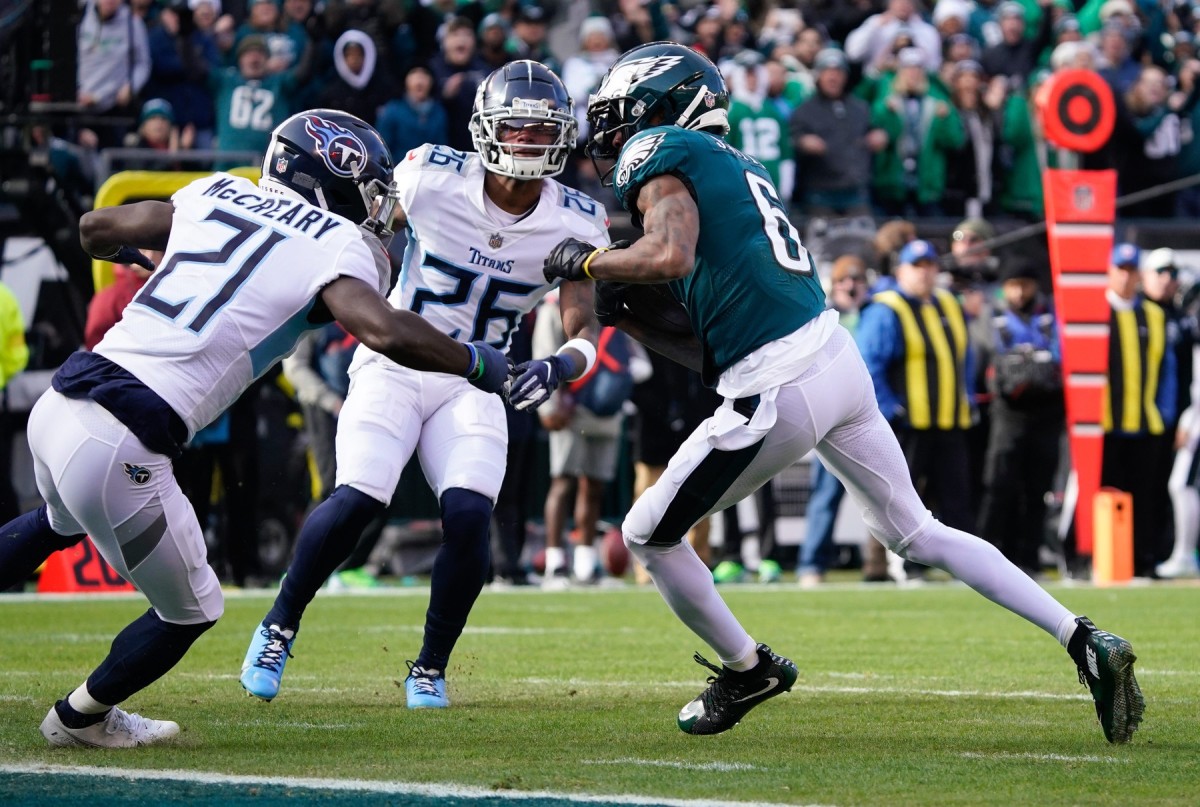 Philadelphia Eagles wide receiver DeVonta Smith (6) gets past Tennessee Titans cornerback Roger McCreary (21) for a touchdown during the first quarter at Lincoln Financial Field Sunday, Dec. 4, 2022, in Philadelphia, Pa.