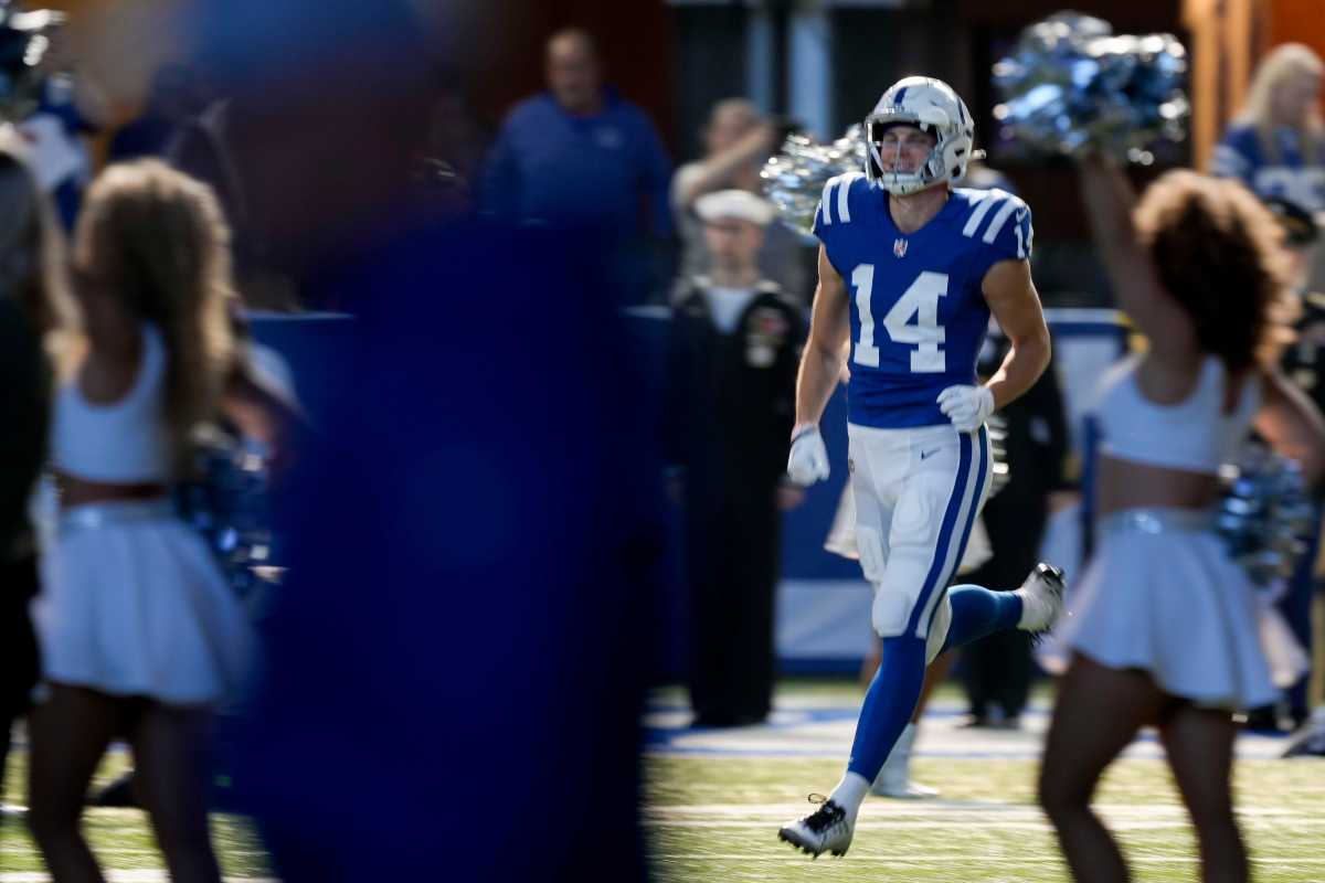Indianapolis Colts wide receiver Alec Pierce (14) runs out of the tunnel Sunday, Nov. 20, 2022, before a game against the Philadelphia Eagles at Lucas Oil Stadium in Indianapolis.