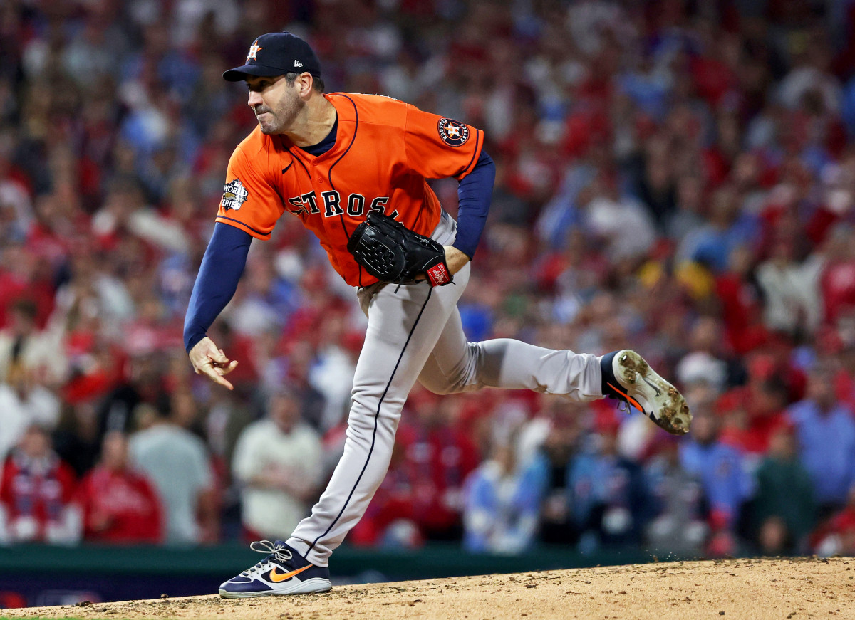 Justin Verlander pitches against the Phillies in Game 5 of the 2022 World Series.