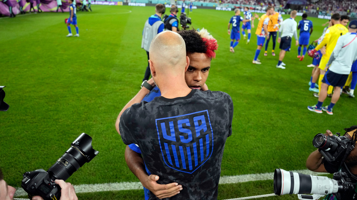 USMNT manager Gregg Berhalter and Weston McKennie at the World Cup