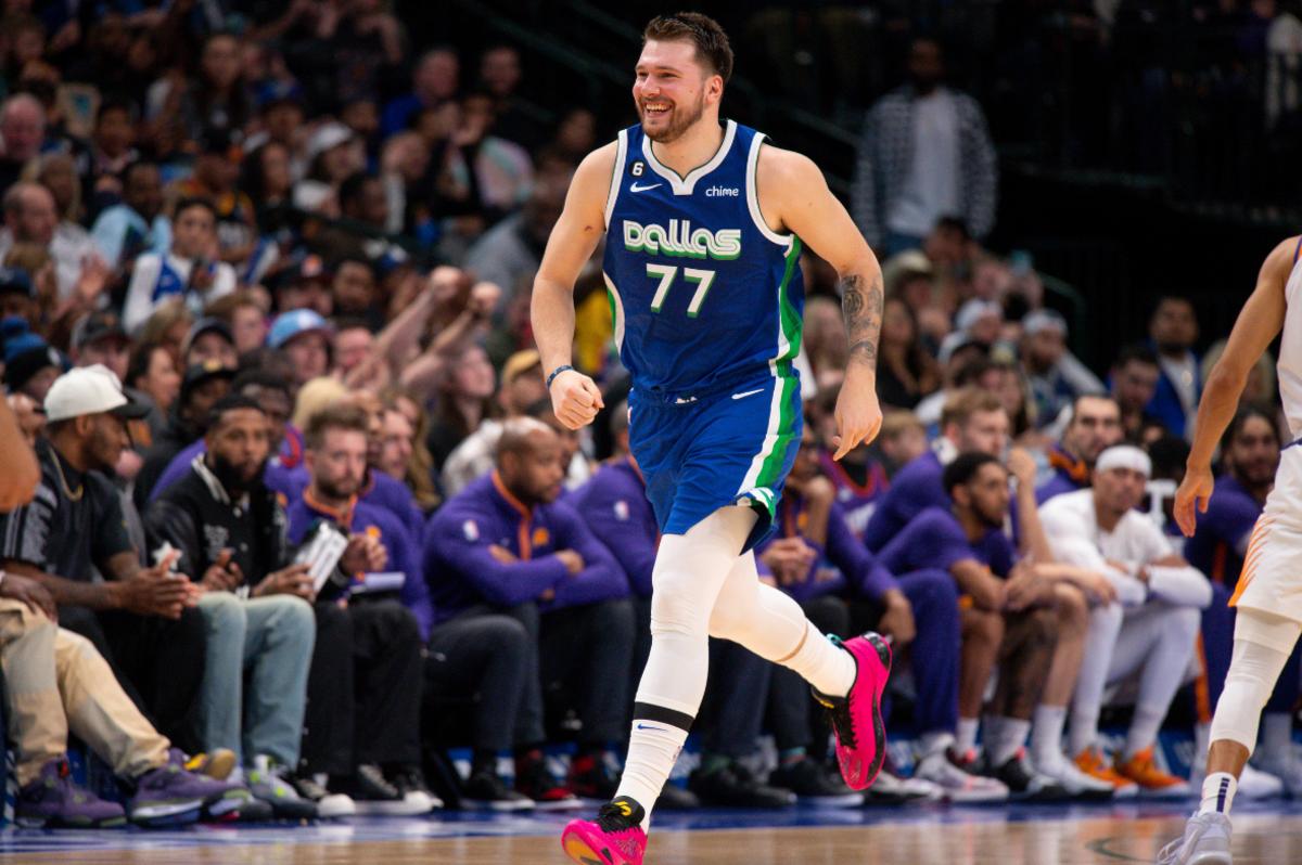 Dallas Mavericks Guard Luka Dončić led the offensive attack, exploiting holes in the Suns' D. 