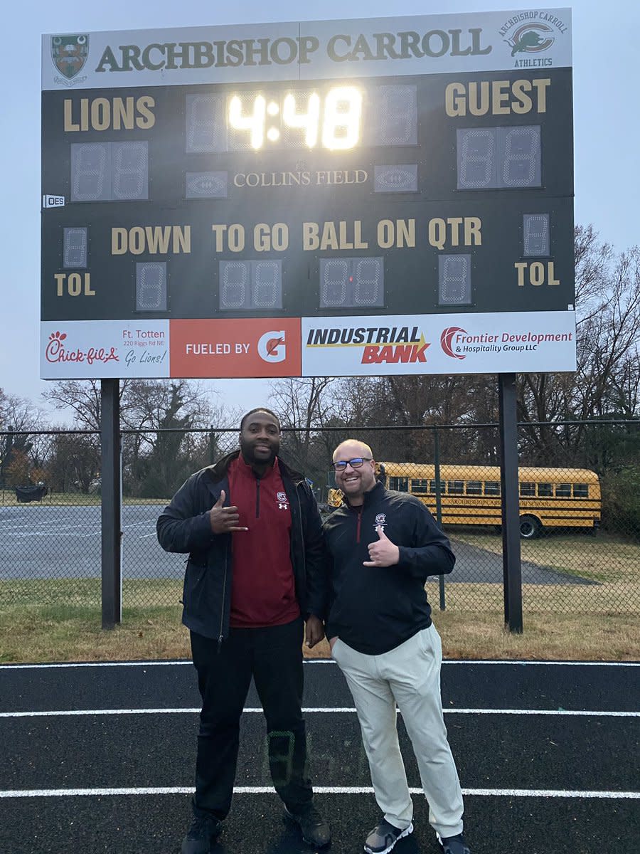 LOOK Pair Of South Carolina Coaches Visit Nyckoles Harbor Sports