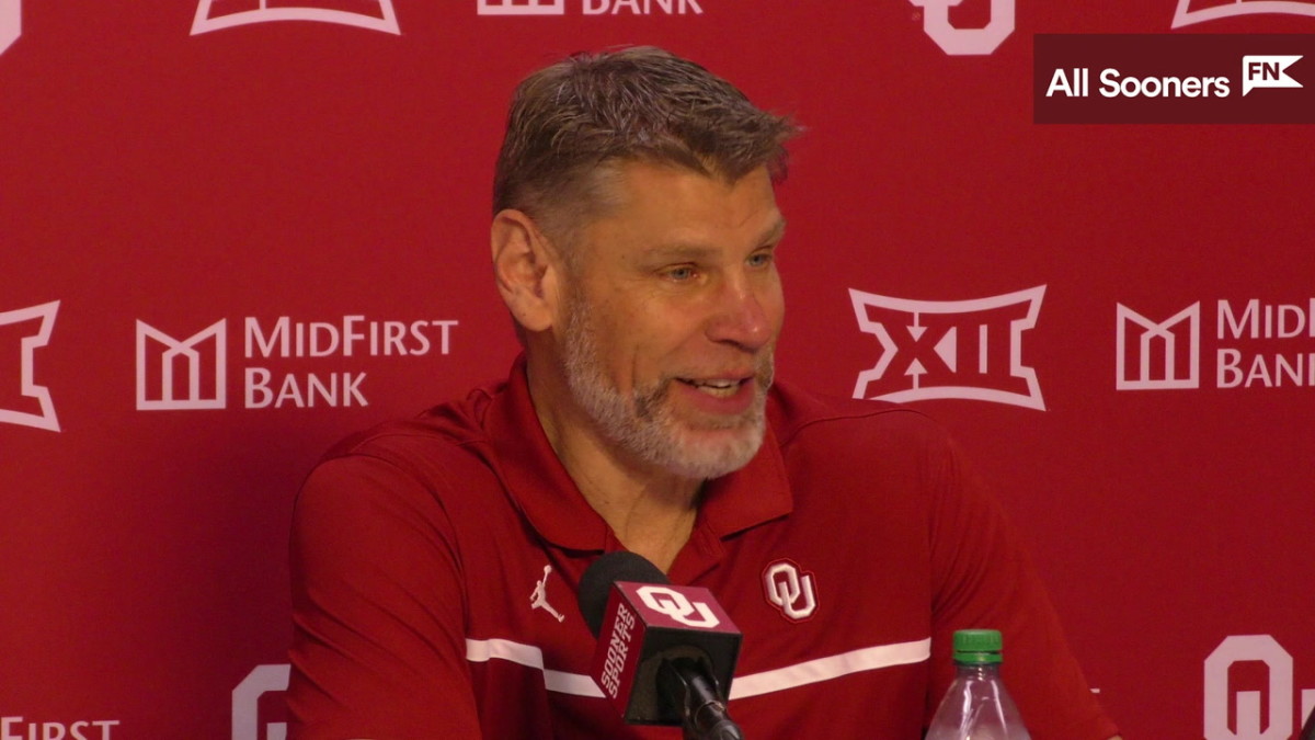 WATCH Oklahoma HC Porter Moser UMKC Postgame Sports Illustrated Oklahoma Sooners News