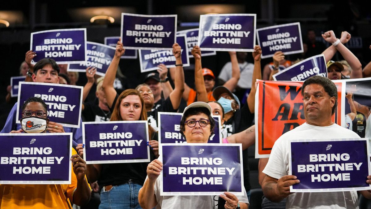 Brittney Griner released from Russian penal colony in prisoner swap - Vimarsana News