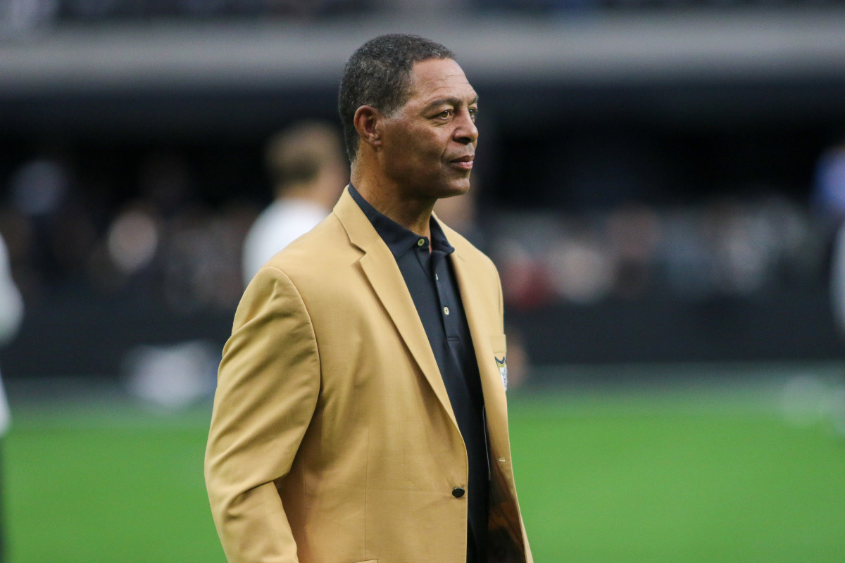 As the Las Vegas Raiders (5-6) prepare to host the Kansas City Chiefs (7-3), we reflect on Marcus Allen, an ICON for both franchises.