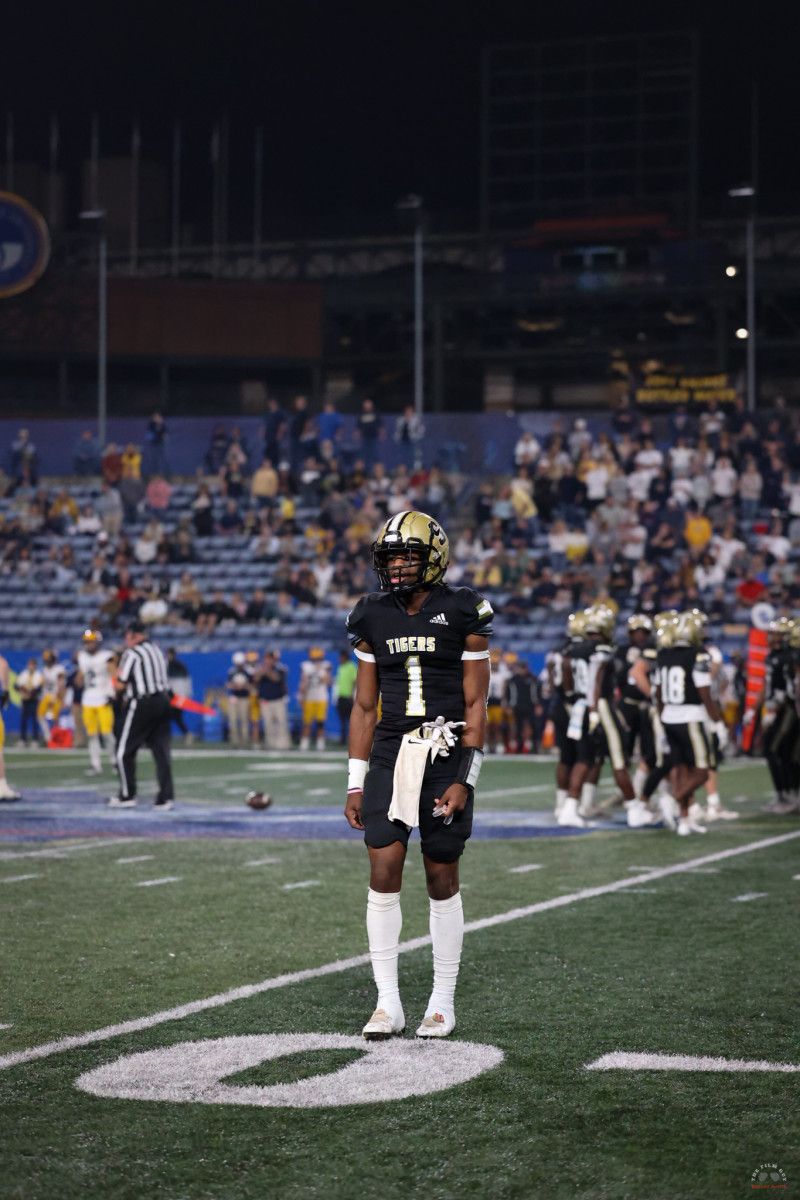 ATH, Demello Jones