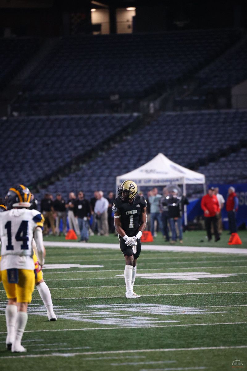 ATH, Demello Jones