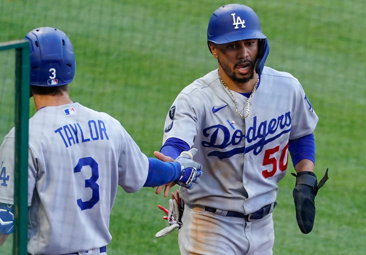 Dodgers: Mookie Betts Begins Offseason Hitting Program at Famed ...
