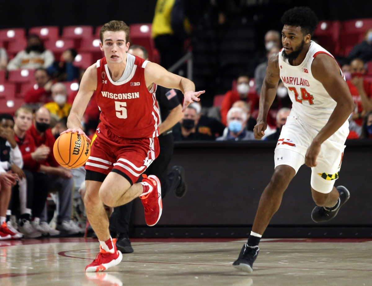 Tyler Wahl (left) is off to a great start for Wisconsin this season. (USA TODAY Sports)