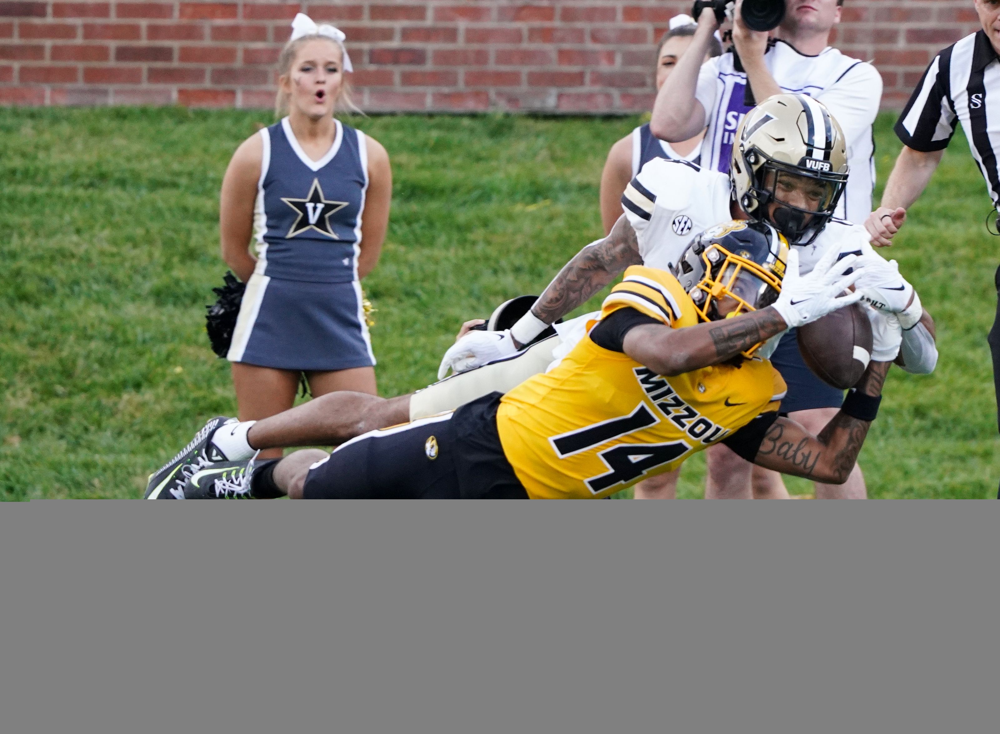 Missouri Tigers CB Kris Abrams-Draine Announces Return for 2023 Season - Vimarsana News
