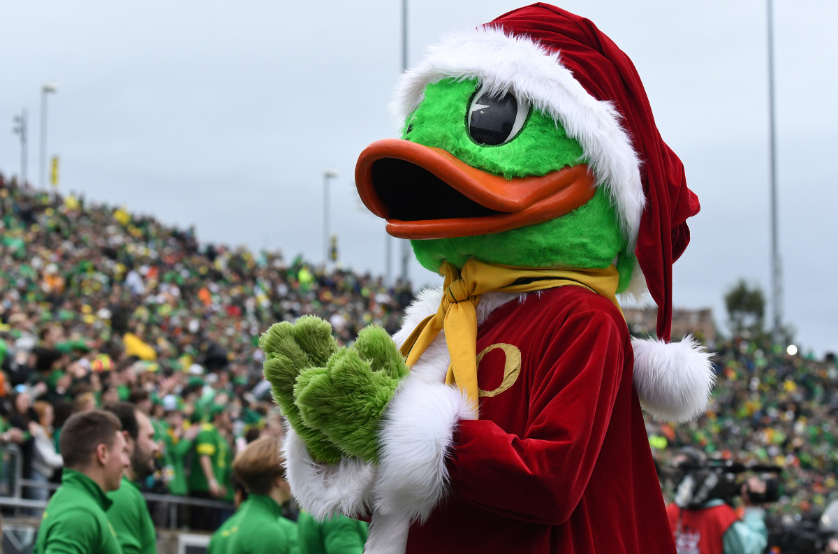 Photos Sports team mascots dressed in Santa costumes Sports Illustrated
