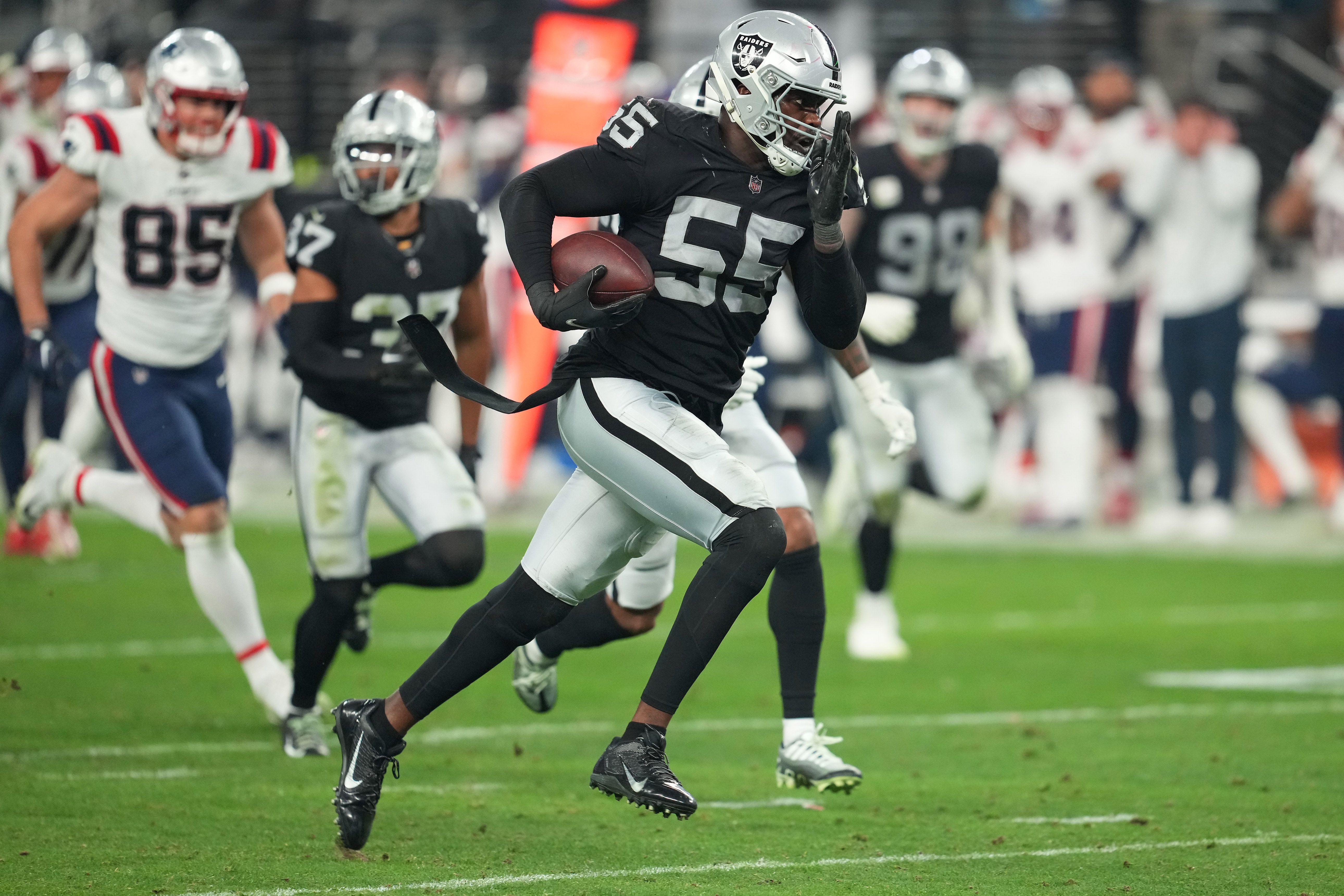 Shock 'n Awful: New England Patriots Lose to Las Vegas Raiders on One of Dumbest Plays in NFL History; WATCH - Sports Illustrated New England Patriots News, Analysis and More - Vimarsana News